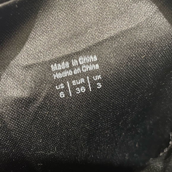 High boots - Picture 2 of 3